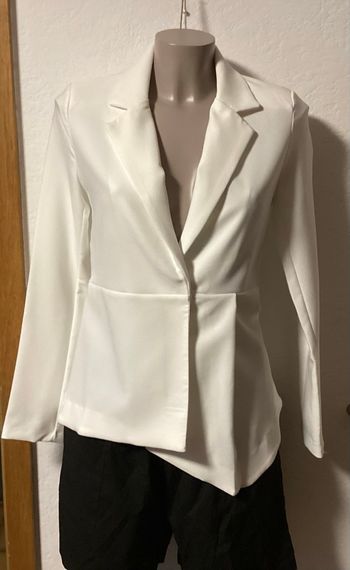 Blaser crème asymétrique 34