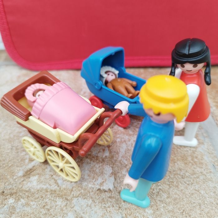 Landaus et personnages vintages playmobil