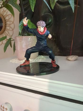 Figurine yuji itadori jujutsu kaisen