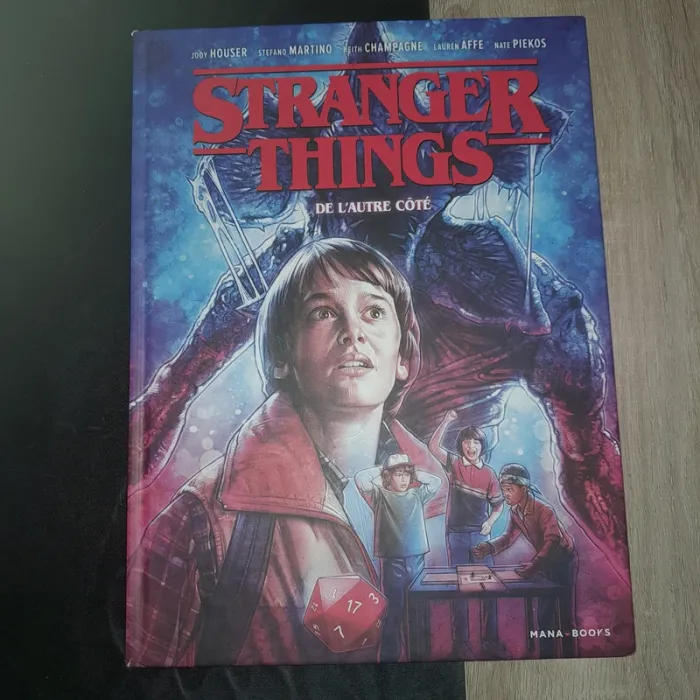 BD Stranger things - de l'autre côté