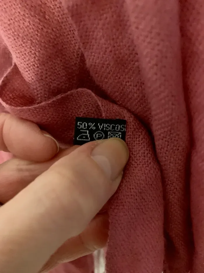 Écharpe rose très bon état - photo numéro 4