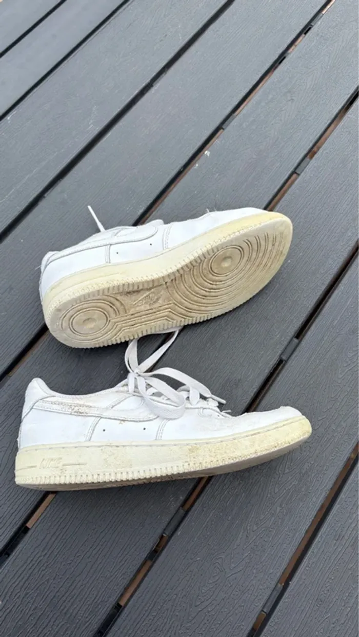 Baskets blanches Nike air force one taille 34 - photo numéro 4