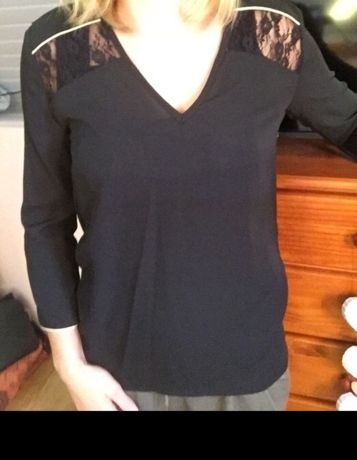 Haut noir - photo numéro 3