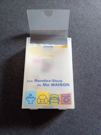 Boîte avec fiches trucs et astuces pour la maison