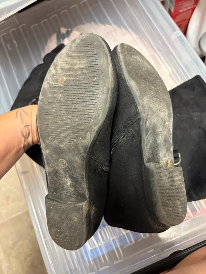 Bottes noires dessus velours 37 - photo numéro 4