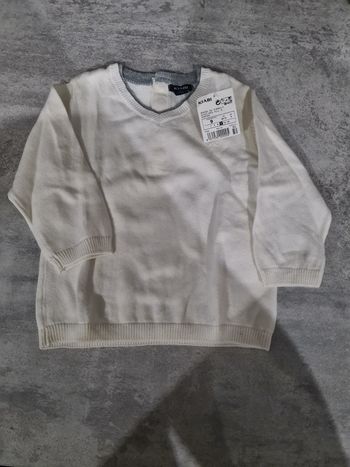 Pull blanc 9 mois Neuf avec Etiquette