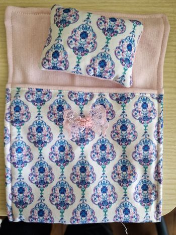 Couette pour poupee genre labubu