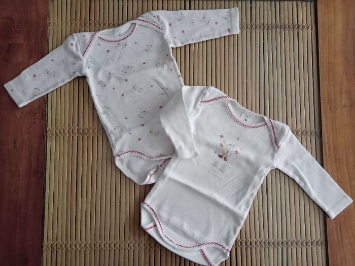 Lot de 2 bodys de 6 mois