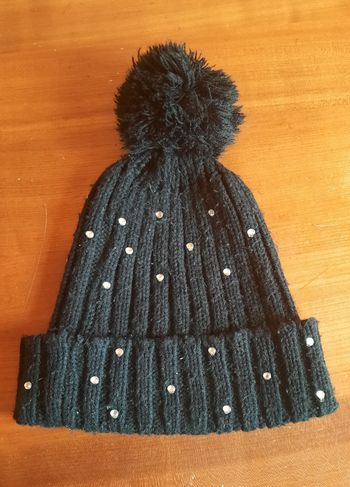 Bonnet noir à paillettes