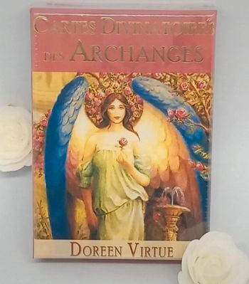 Cartes divinatoires des archanges sous blister
