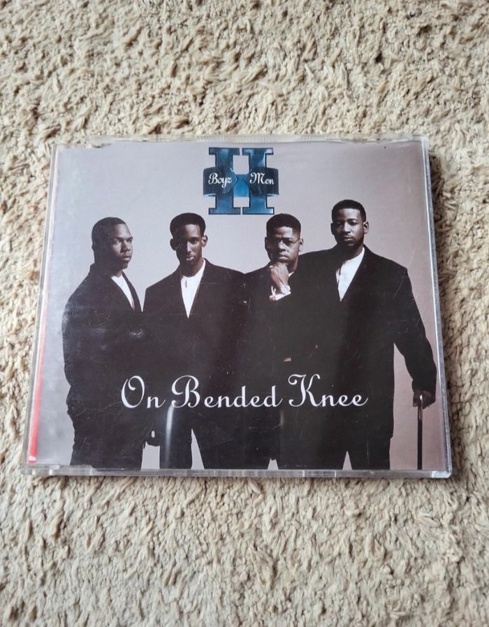 CD 4 titres Boys II men On bended knee