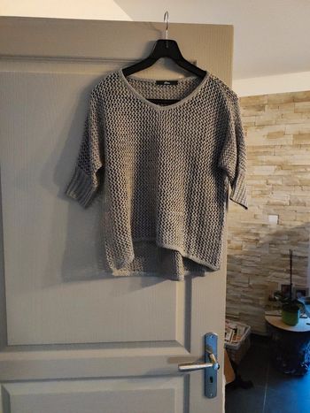 Haut gris argenté