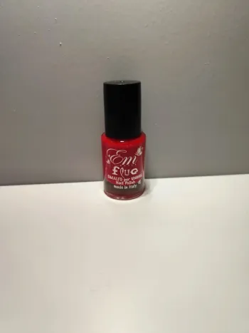 Vernis à ongles rouge - EM Cosmetics