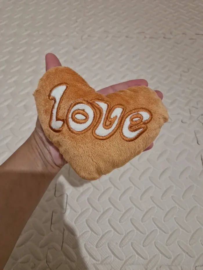 Peluche cœur Love marron beige très bon état - photo numéro 3