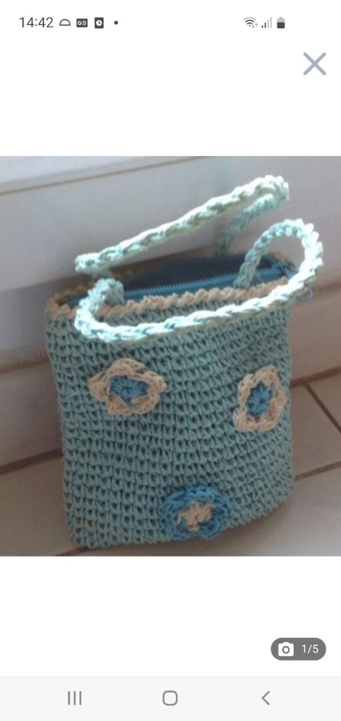 Petit sac à main enfant bleu turquoise en paille - photo numéro 1