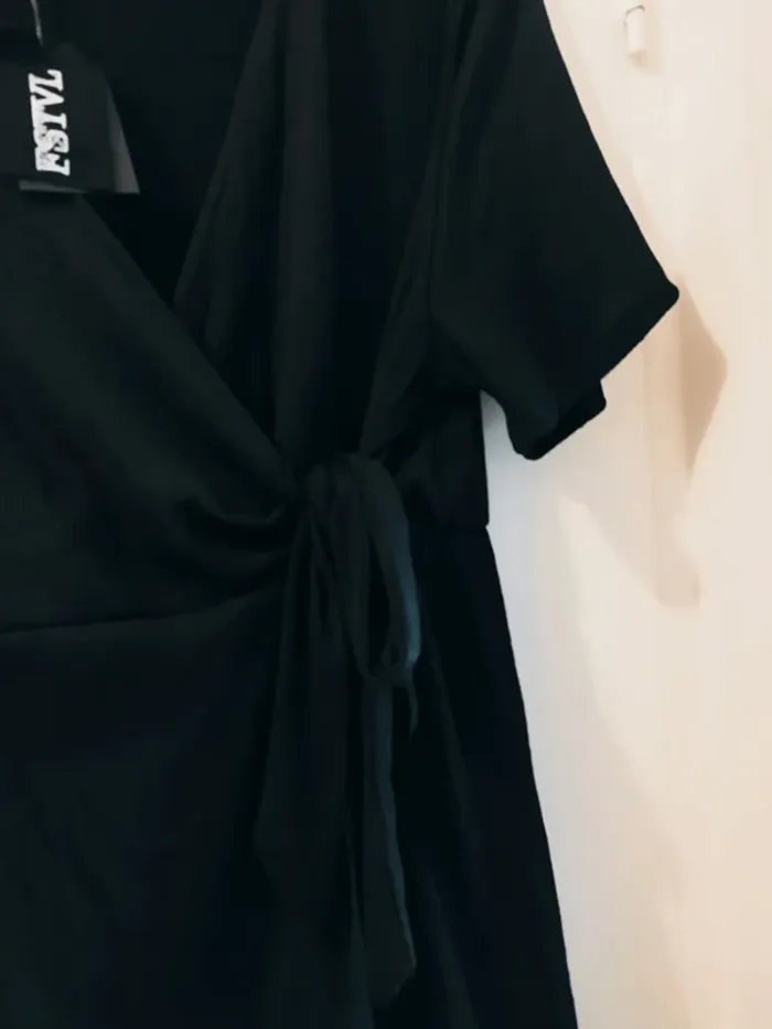 Robe portefeuille noire - Fstvl - taille 54/56 - photo numéro 4