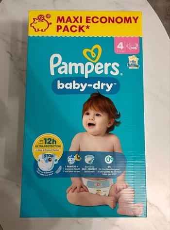 Pampers baby dry taille 4 NEUF 108 couches