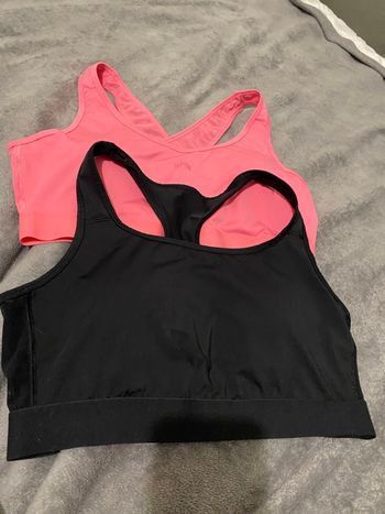 2 brassières de sport neuves