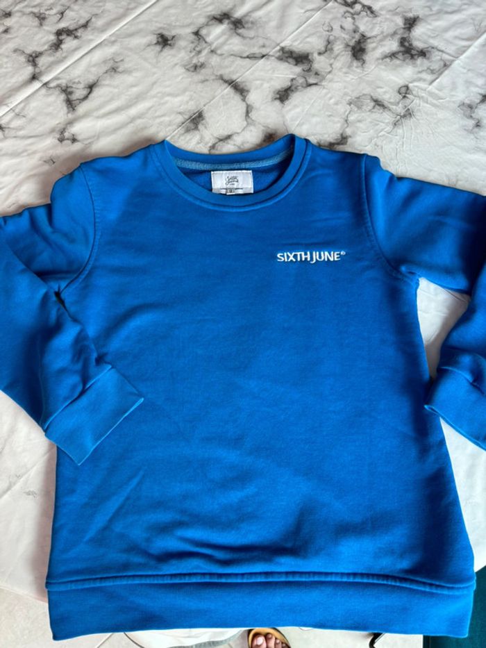 Sweat-shirt sixth June