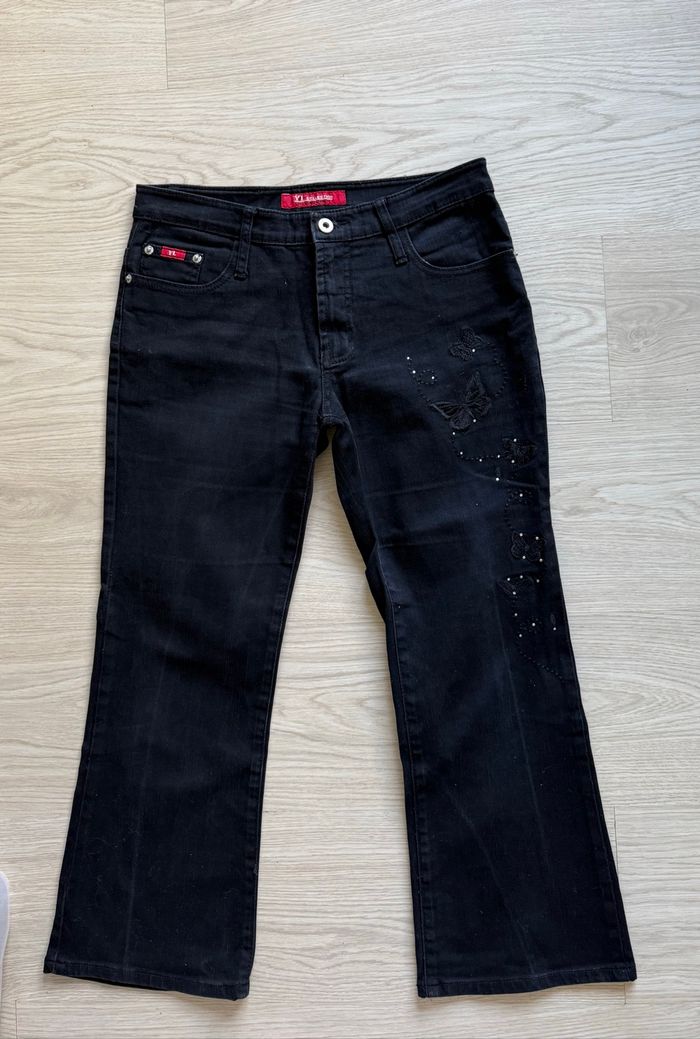 Jean droit court noir avec motifs papillon et strass YL collection taille 38 M