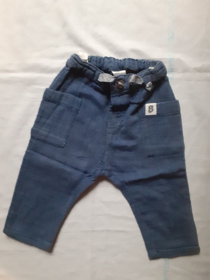 Pantalon bleu léger en maille