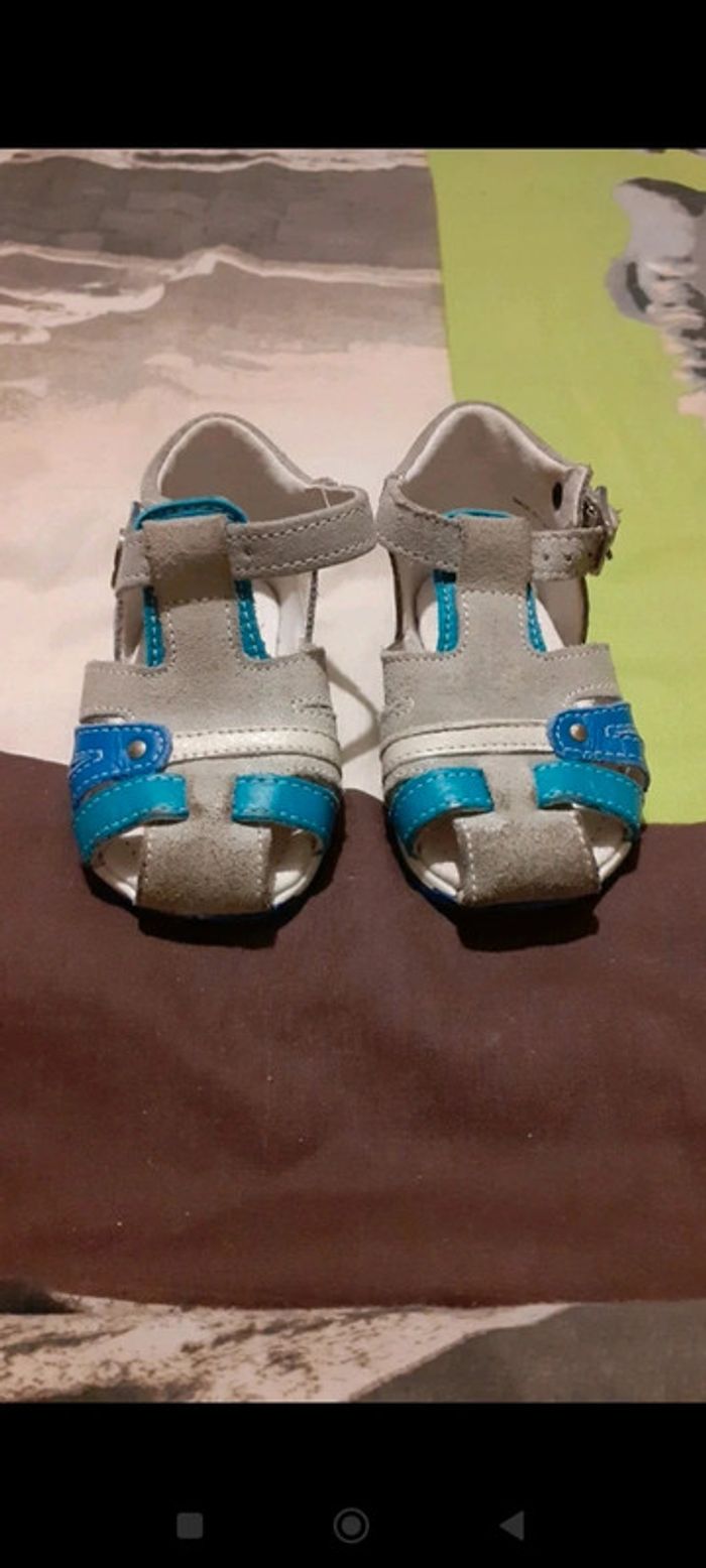 Sandales pointure 19