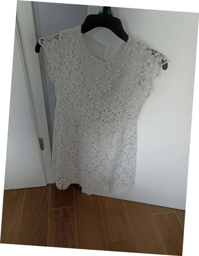 Superbe robe dentelle