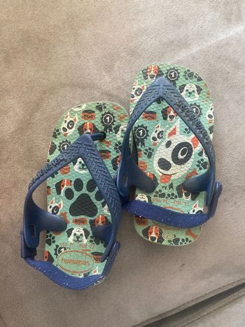 Petites tongs bébé