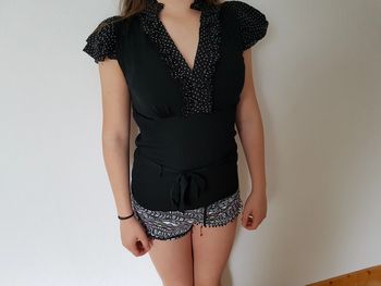 Top noir et pois blanc