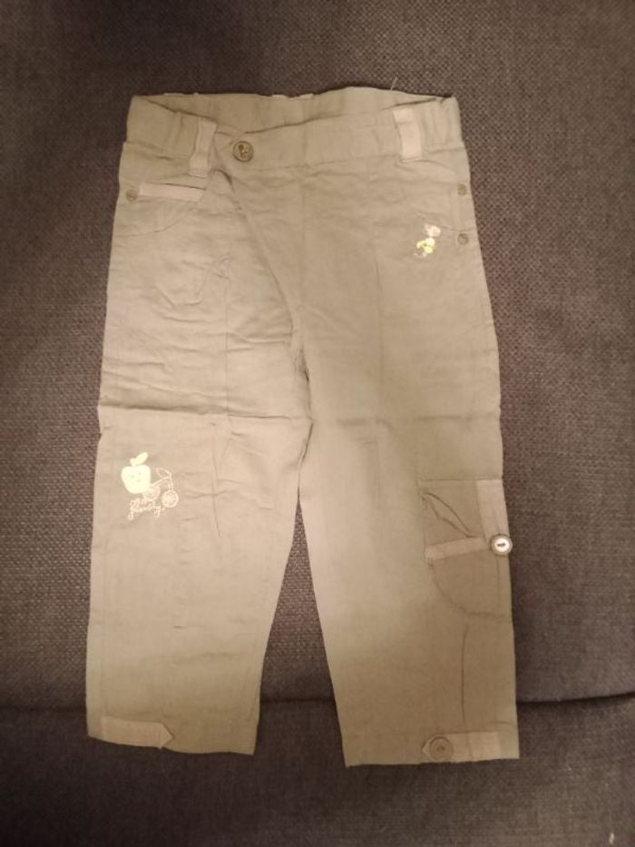 Pantalon léger kaki pomme cerise
