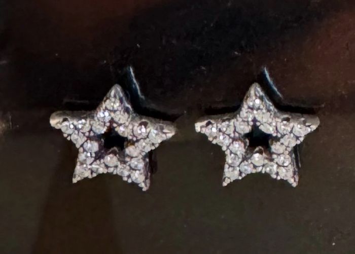 Boucles d’oreilles étoiles en argent et strass neuves