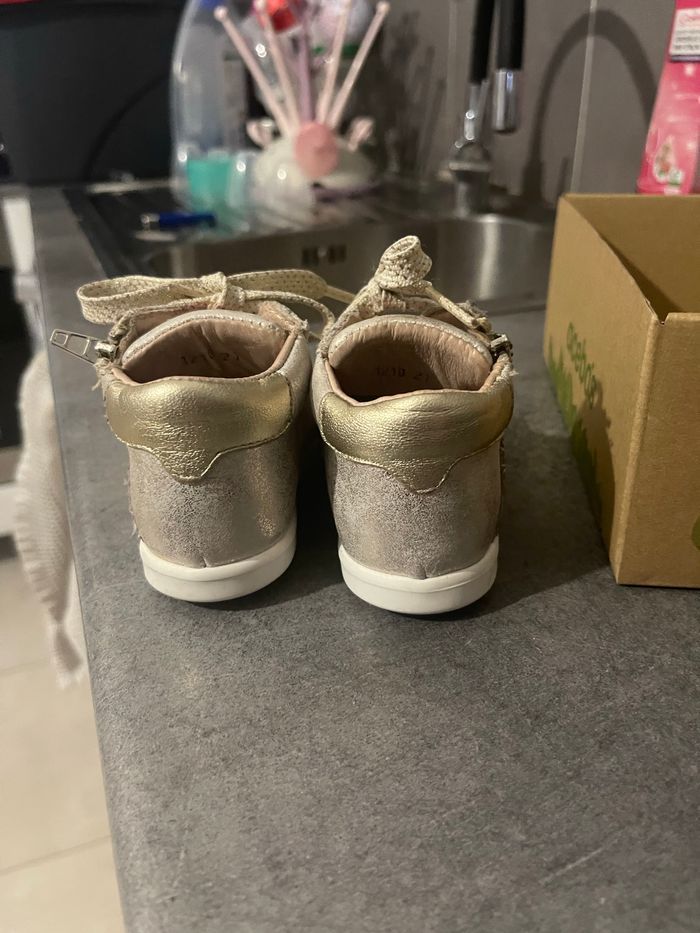 Chaussures taille 21 - photo numéro 2