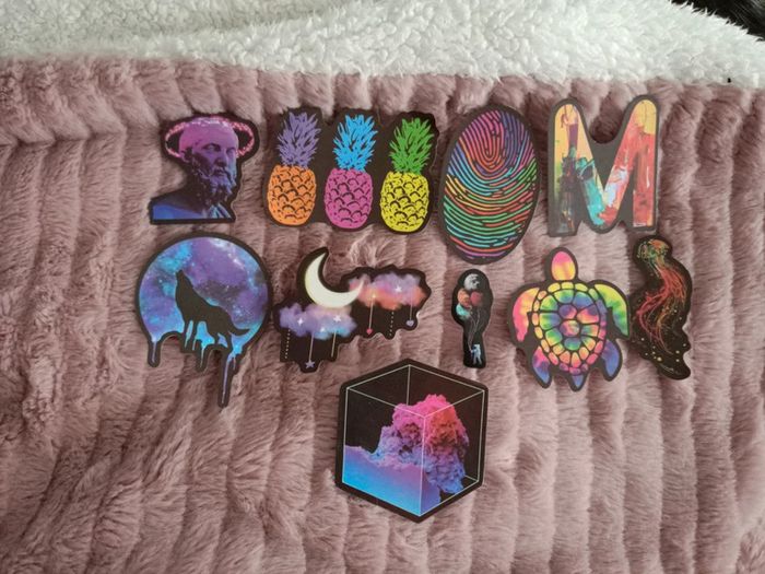 10 stickers neufs très jolis - photo numéro 1