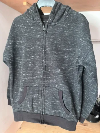 Veste à capuche gris anthracite Chine • Primark • 10 ans
