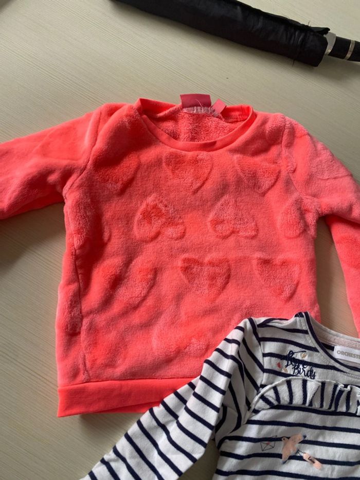 Lot filles 3 pulls et 4 tee shirt - photo numéro 7