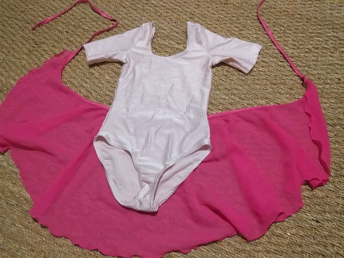 Body manches courtes rose poudré et voile rose Domyos 8 ans