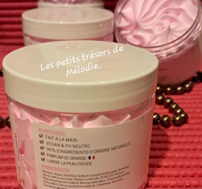 Chantilly de douche ( savon fouetté) La vie inspiré de La vie est belle. - photo numéro 2