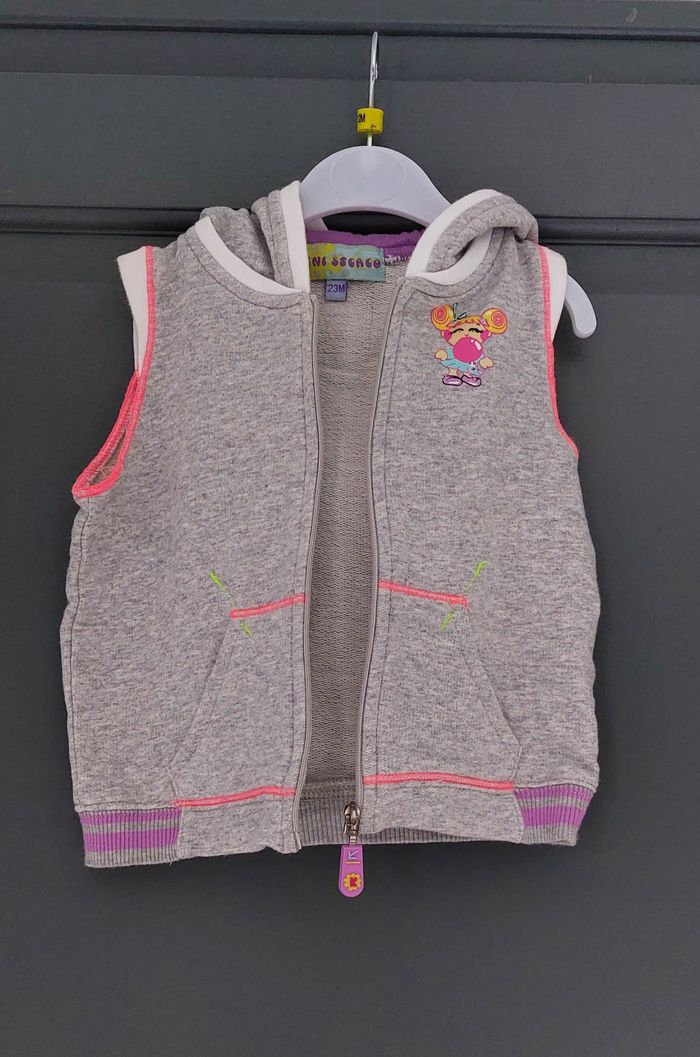 Veste/ gilet avec capuche en bon état - 23 mois - photo numéro 3