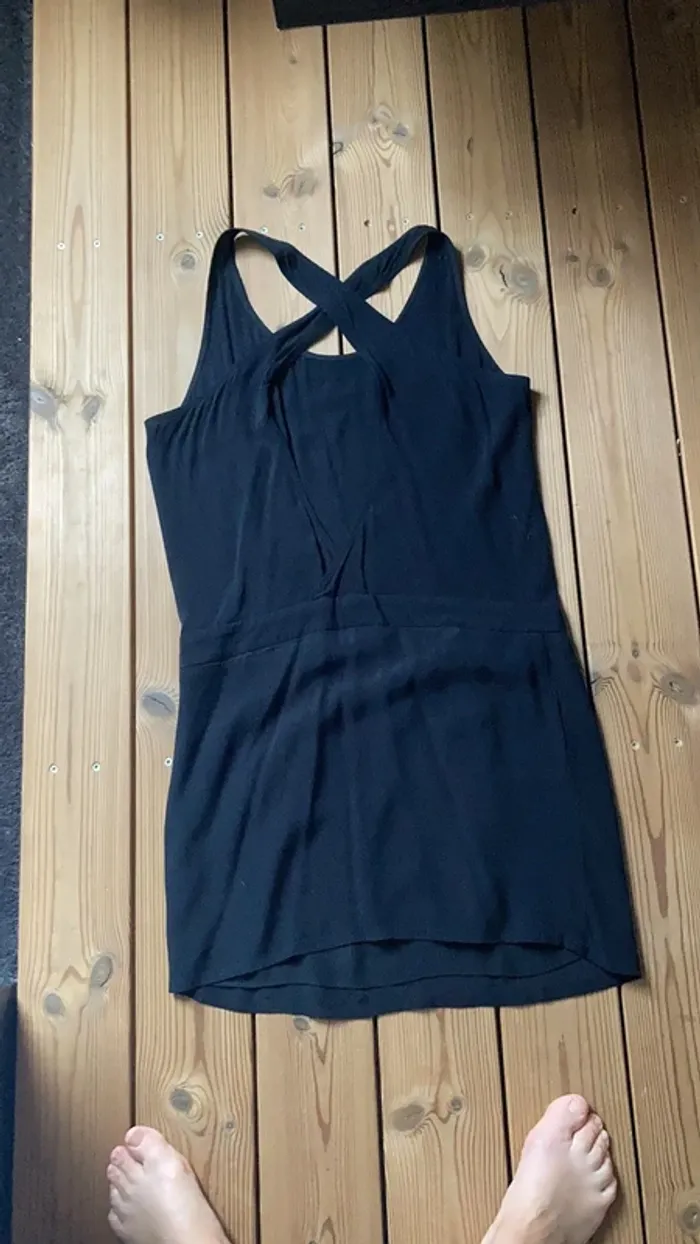 Robe dos nu - photo numéro 3