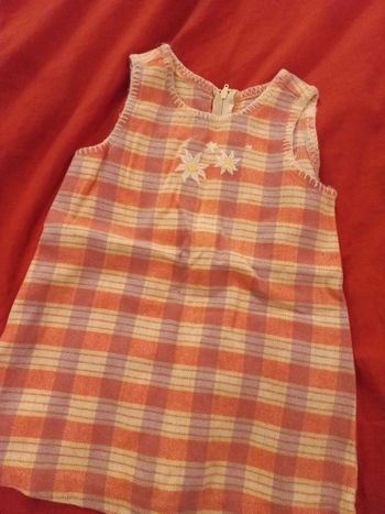 Jolie robe a carreaux thème fleur douce