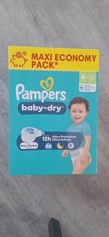Paquet de couches pampers taille 6 neuf