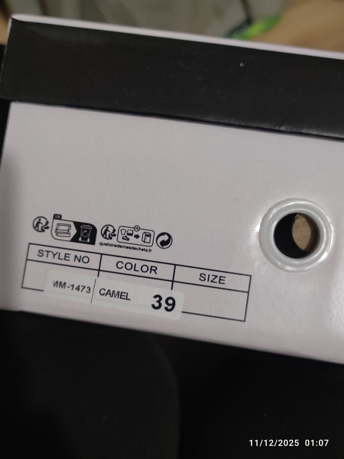 Chaussons fourrés camel ultra doux avec nœud & petit ourson doré – Taille 39 - photo numéro 7