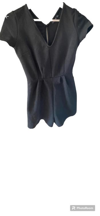 Petite robe noir combinaison short S