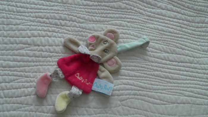 Doudou plat souris attache tétine