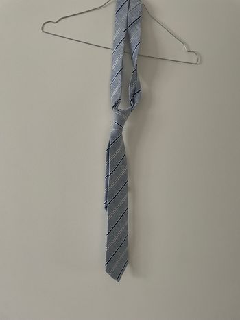 Cravate Devred, état neuf 15 €