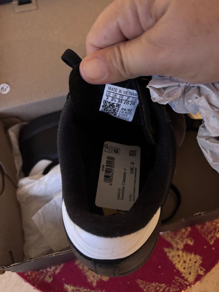 Adidas Samba junior neuves et authentique noires et blanches - photo numéro 2