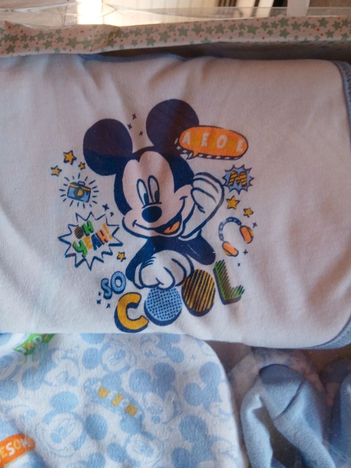 Coffret bébé neuf mickey - photo numéro 3