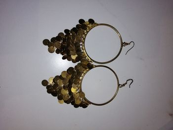 boucles d'oreilles couleur or, créoles