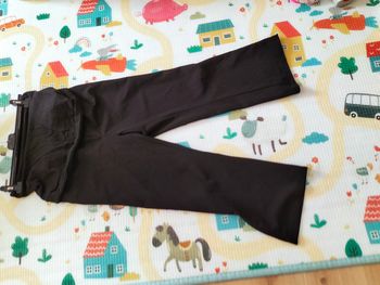 Pantalon un peu classique de grossesse 