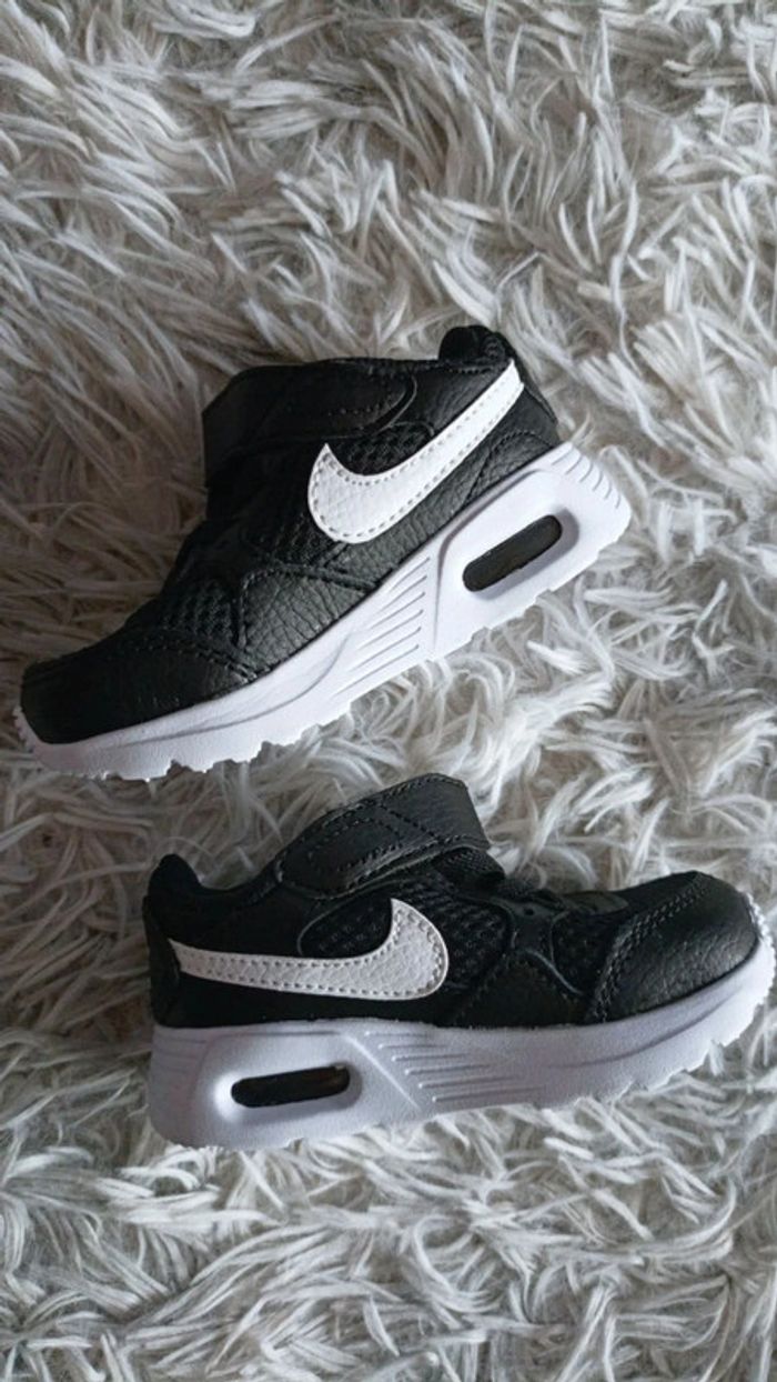 Basket mixte Nike taille 21 🌺 - photo numéro 3